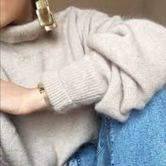 Sweater Weather Mystery Style Box Fall Winter - Picture 5 of 8